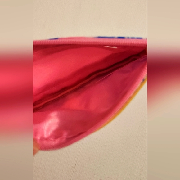 NWOT Lilly Pulitzer ID Holder wallet with keychain. - Picture 7 of 9